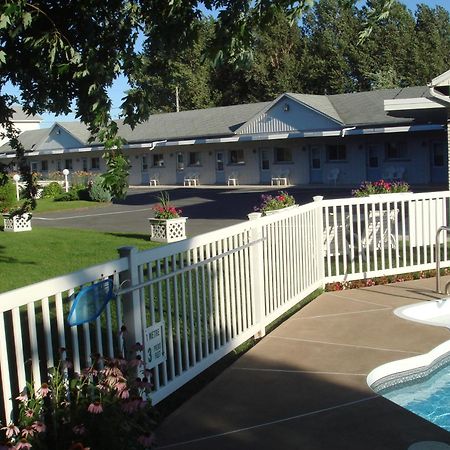 Motel Belle Riviere Saint-Jean-sur-Richelieu Dış mekan fotoğraf