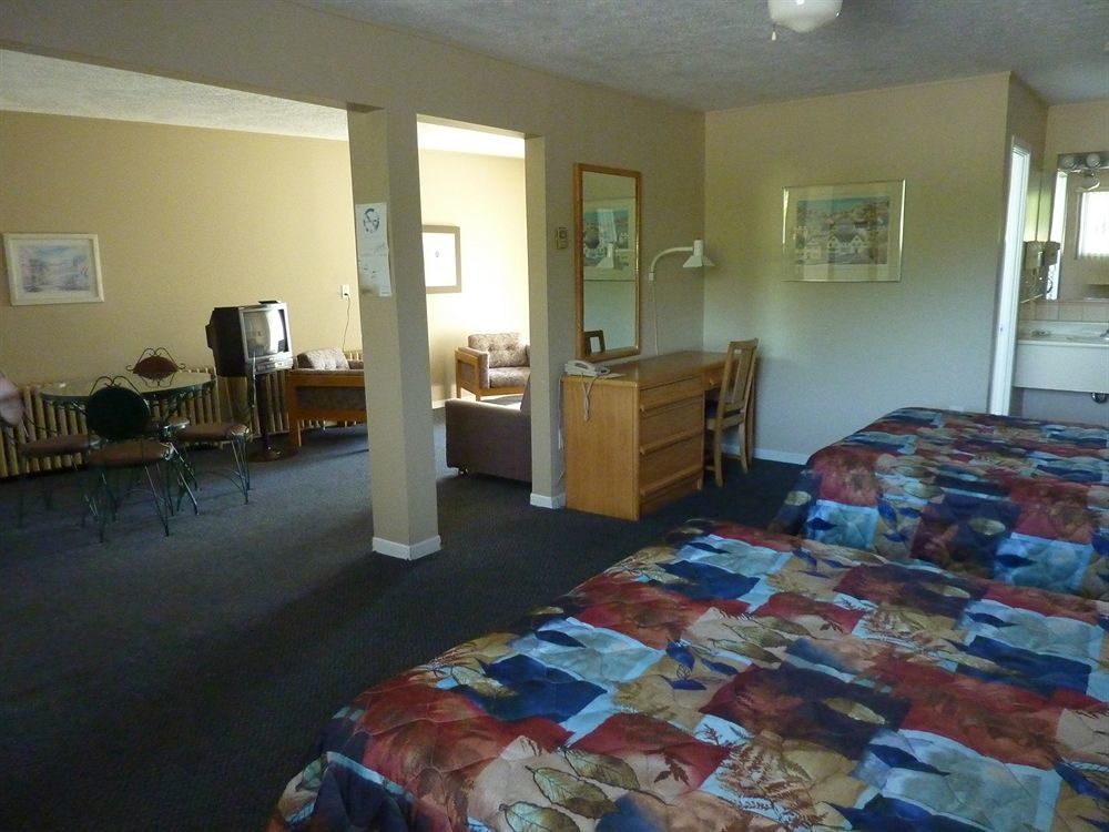 Motel Belle Riviere Saint-Jean-sur-Richelieu Dış mekan fotoğraf
