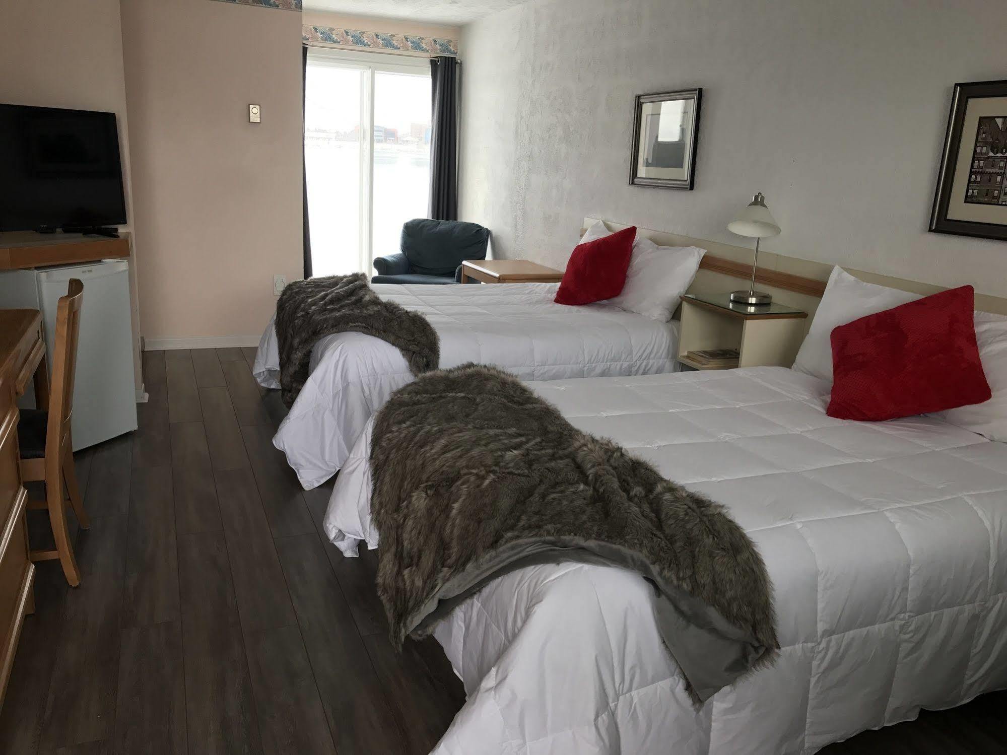 Motel Belle Riviere Saint-Jean-sur-Richelieu Dış mekan fotoğraf