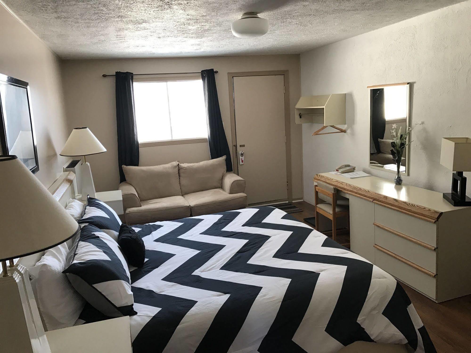 Motel Belle Riviere Saint-Jean-sur-Richelieu Dış mekan fotoğraf