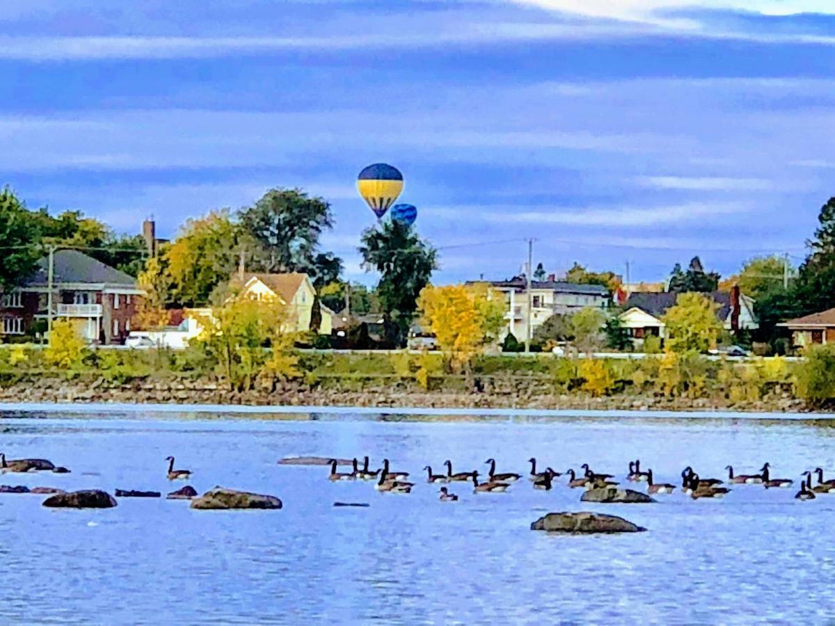 Motel Belle Riviere Saint-Jean-sur-Richelieu Dış mekan fotoğraf