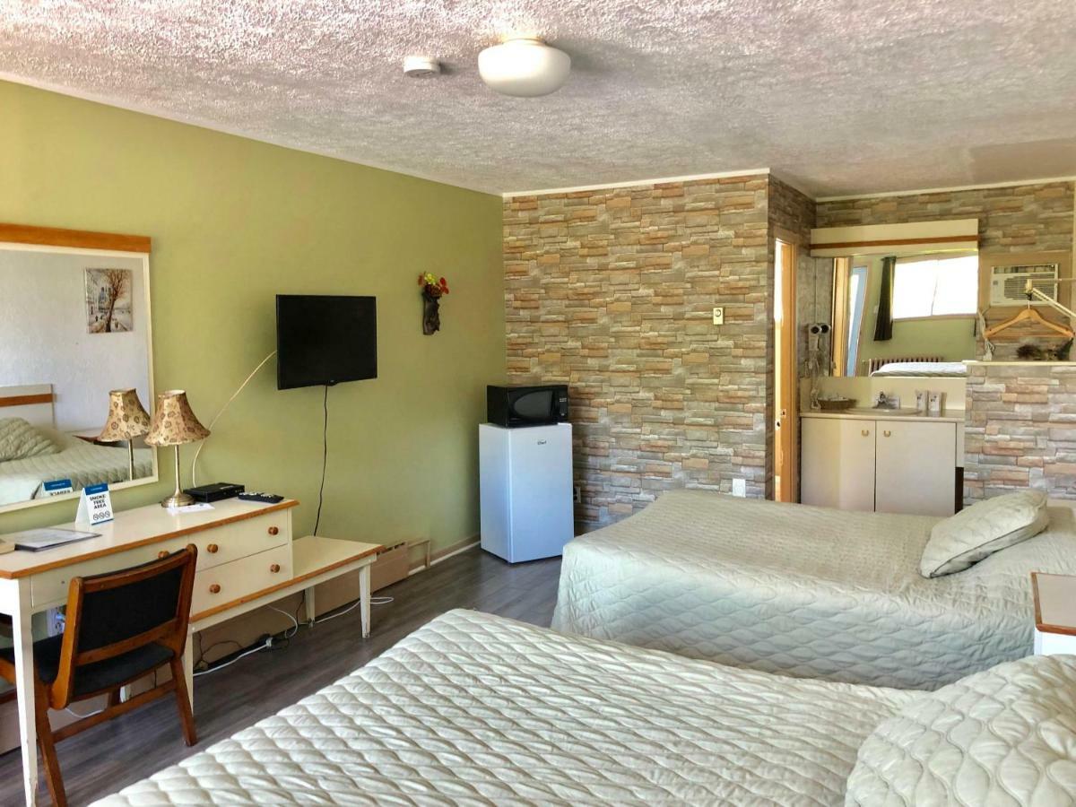 Motel Belle Riviere Saint-Jean-sur-Richelieu Dış mekan fotoğraf